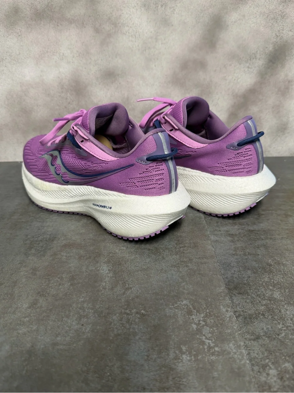Saucony Triumph 21 Women's Purple Running Shoes S10881-32 Size 8